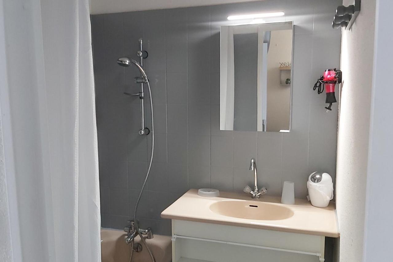 Beautiful Studio With Balcony In Briancon Екстер'єр фото